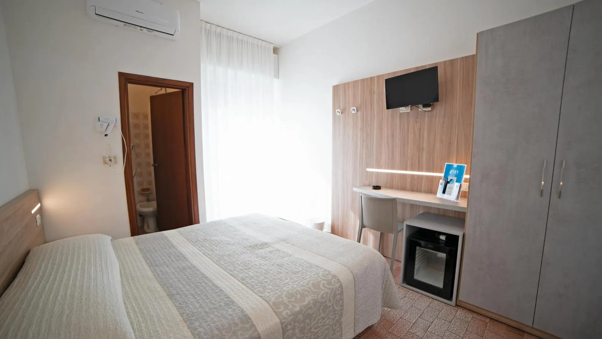 Hotel Mara リミニ 2*,  イタリア